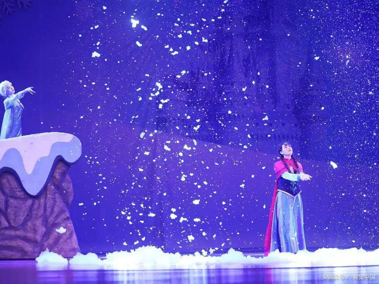 热点新知｜雪花机：从梦幻舞台到日常生活的“冰雪魔法师”
